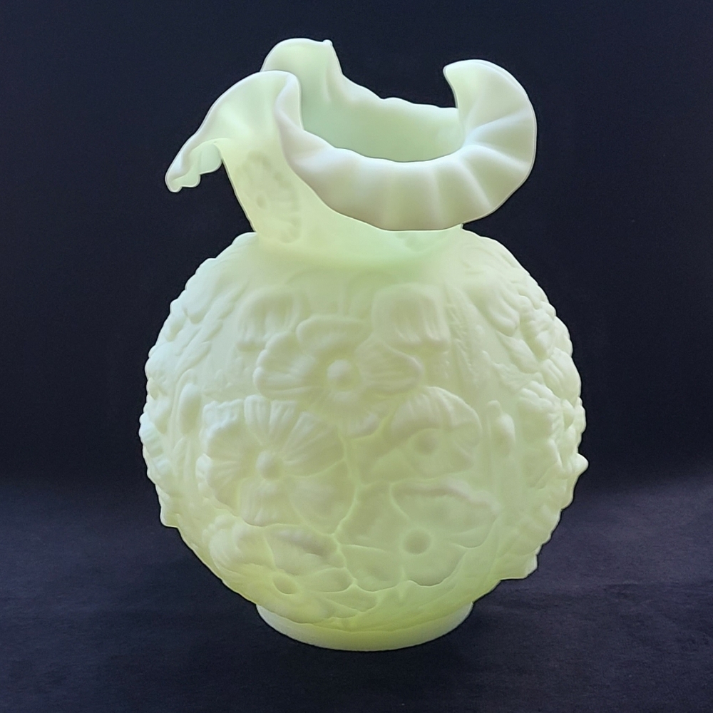 Fenton Poppy Lamp Shade Custard Uranium - Picture 3 of 7